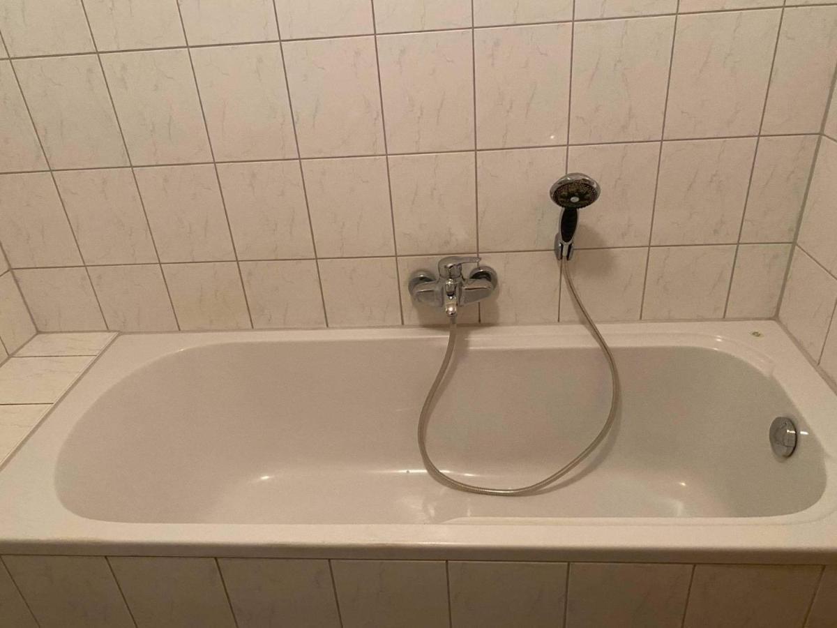 Top Lage 2 Zimmerwohnung Mit Balkon Und Bester Aussicht In Og 2 Links Rostock Eksteriør bilde